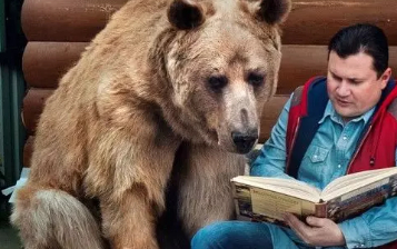 俄罗斯夫妇养了一头熊,还把熊培养成网红,真不愧是"战斗民族"_stepan