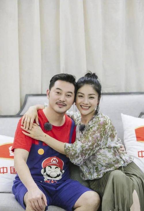 含蓄阳光【胡可】的经纪人代言费_沙溢_节目_卫视