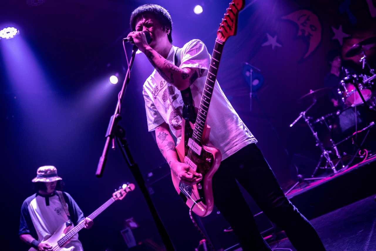 靴腿乐队 | 一杯冒着气泡的青岛啤酒_赵弘和_音乐_宝丽来