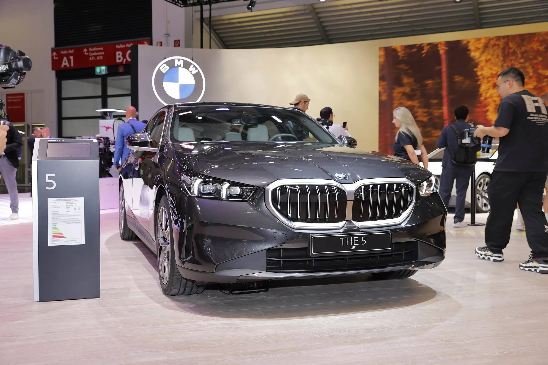 还是那个味儿 全新宝马5系插混版实车亮相 纯电续航101km