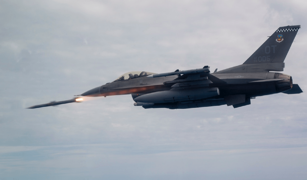 屏住呼吸:f16未来或pk苏35,实战版台海兵推空中对抗将现身乌克兰_战机