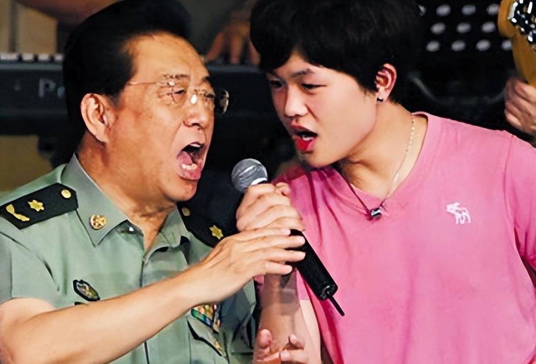 近照又瘦又瘦,疑似李双江要带他移民_网友_儿子_音乐