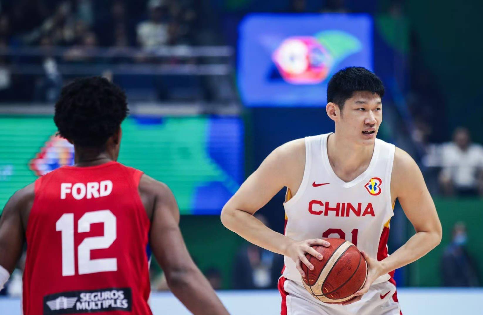 曝男篮重用王哲林原因,姚明作出重大决定 至少8人离队_球员_周琦_未来