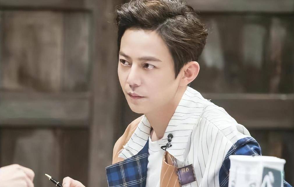 何炅被实名举报欠保姆工资,被责令赔偿15万元,评论是片面的_女子_判决