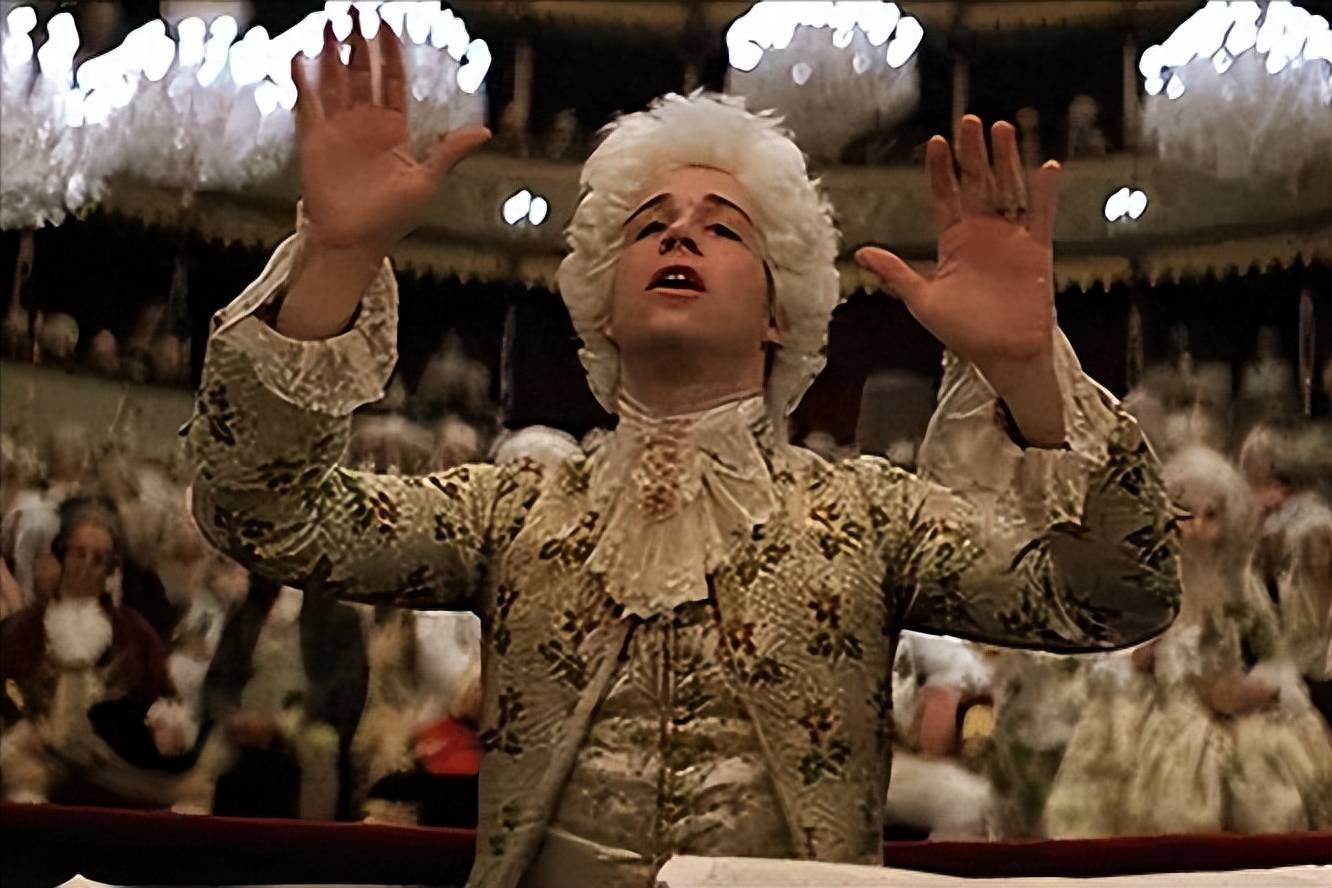 五,总结电影《莫扎特传》是一部充满深度和情感的经典之作,它深刻地