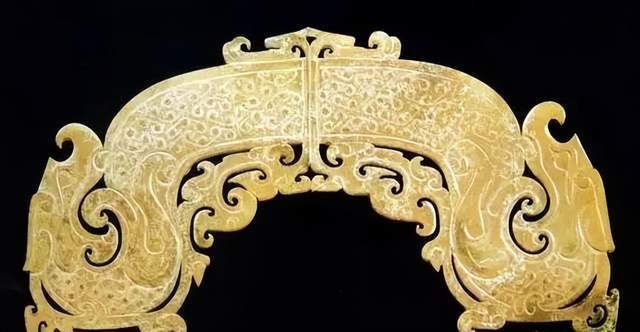 战国玉璜的雕琢工艺技法研究_双首龙_镂空_微雕