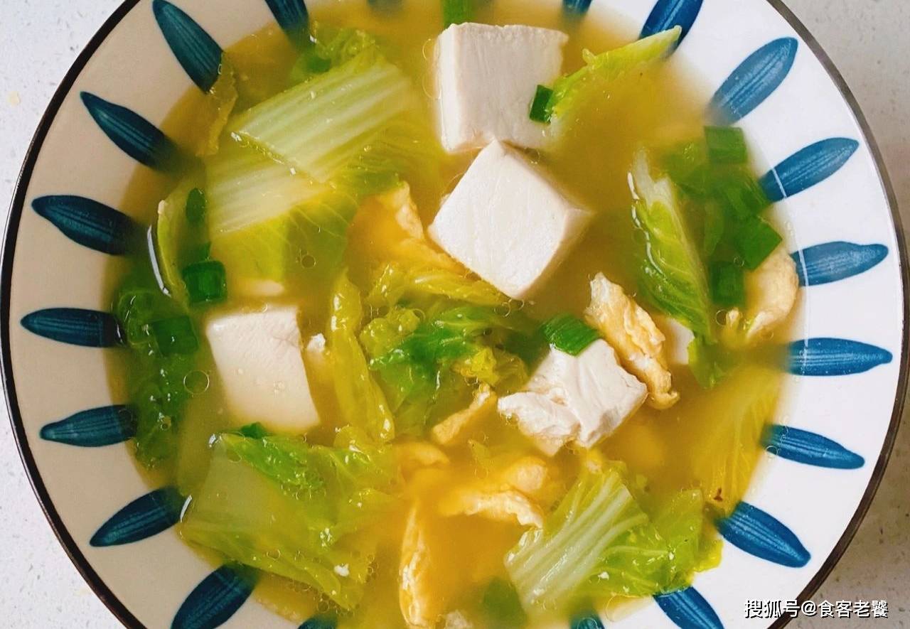 白菜豆腐汤的做法_【图解】白菜豆腐汤怎么做如何做好吃_白菜豆腐汤家常做法大全_暖夫生活_豆果美食