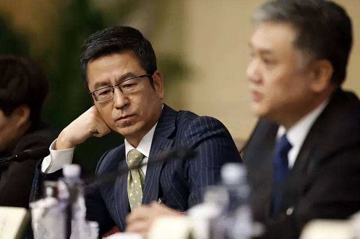 央视一哥白岩松:被病痛折磨暴瘦50斤,睡3-4个小时,数次想自杀_工作