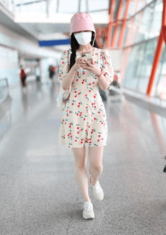 前不久,宋轶在热搜发文道歉,"好嫁风"惹谁了?_女性_显得_造型