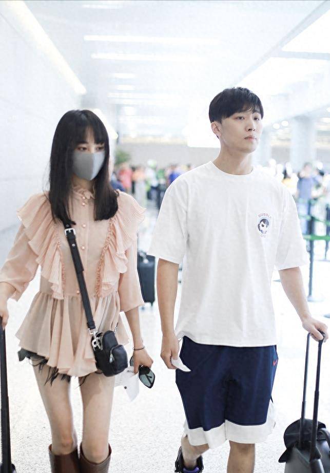 郑爽退圈,被封杀两年后,再次出现,她发胖秃头像换了一个人_张恒_孩子