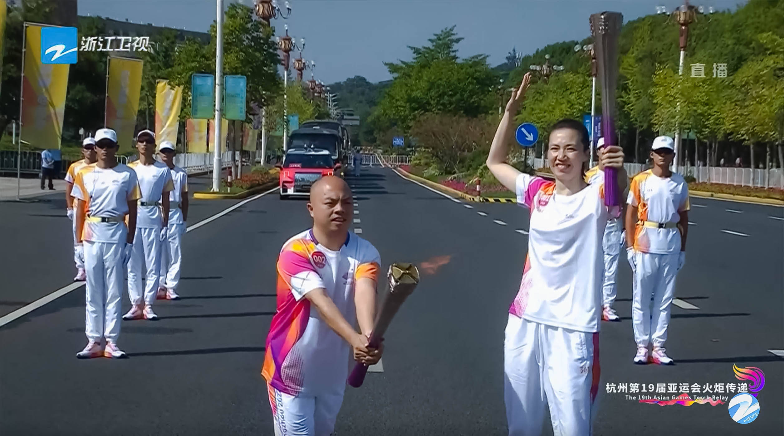 许亚萍,吴静钰,李荣祥,戴丹丹等170位火炬手跑过最美湖州#极氪001