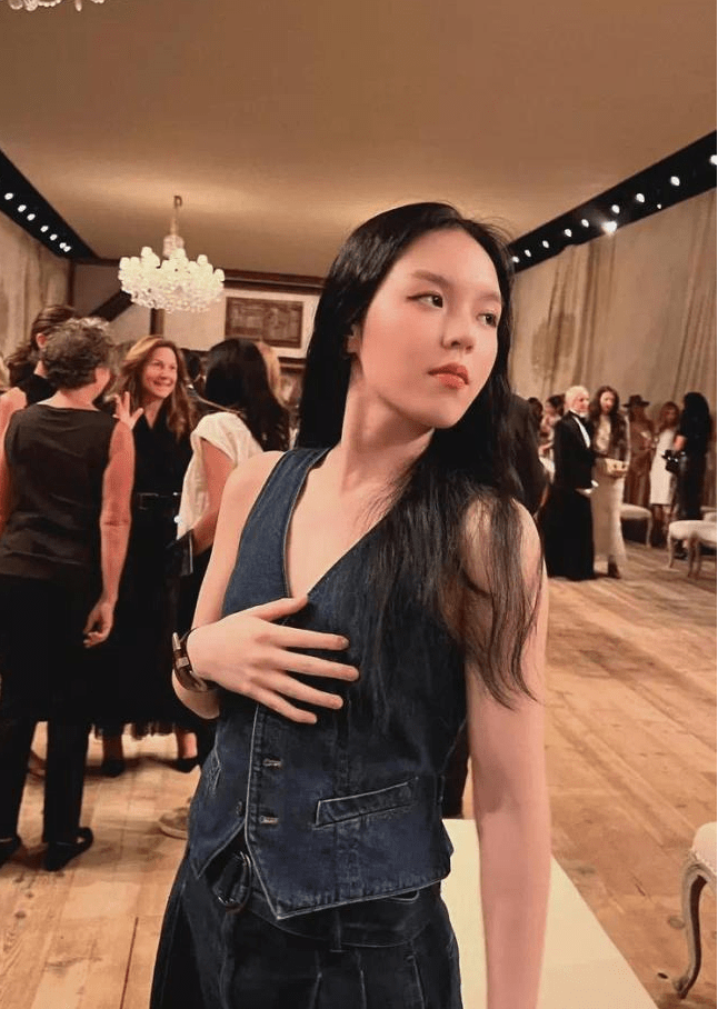 曼妙身材太性感撩人_法图麦_麦图_长发