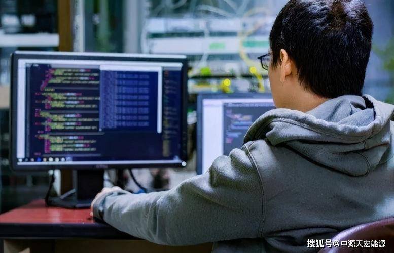 程序员35岁大概率失业，为什么张雪峰还建议学计算机？