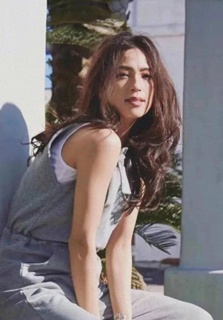 中村安奈:性感与优雅并存的时尚女神