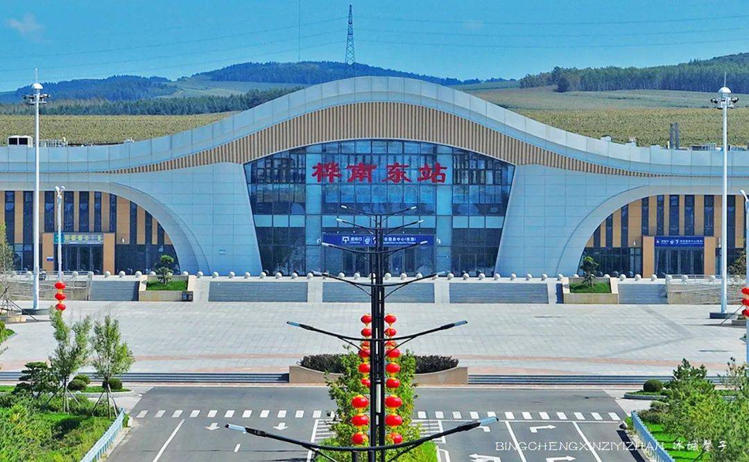 桦南县地处佳木斯,双鸭山,七台河,鹤岗,鸡西五地市"一个半小时"经济圈