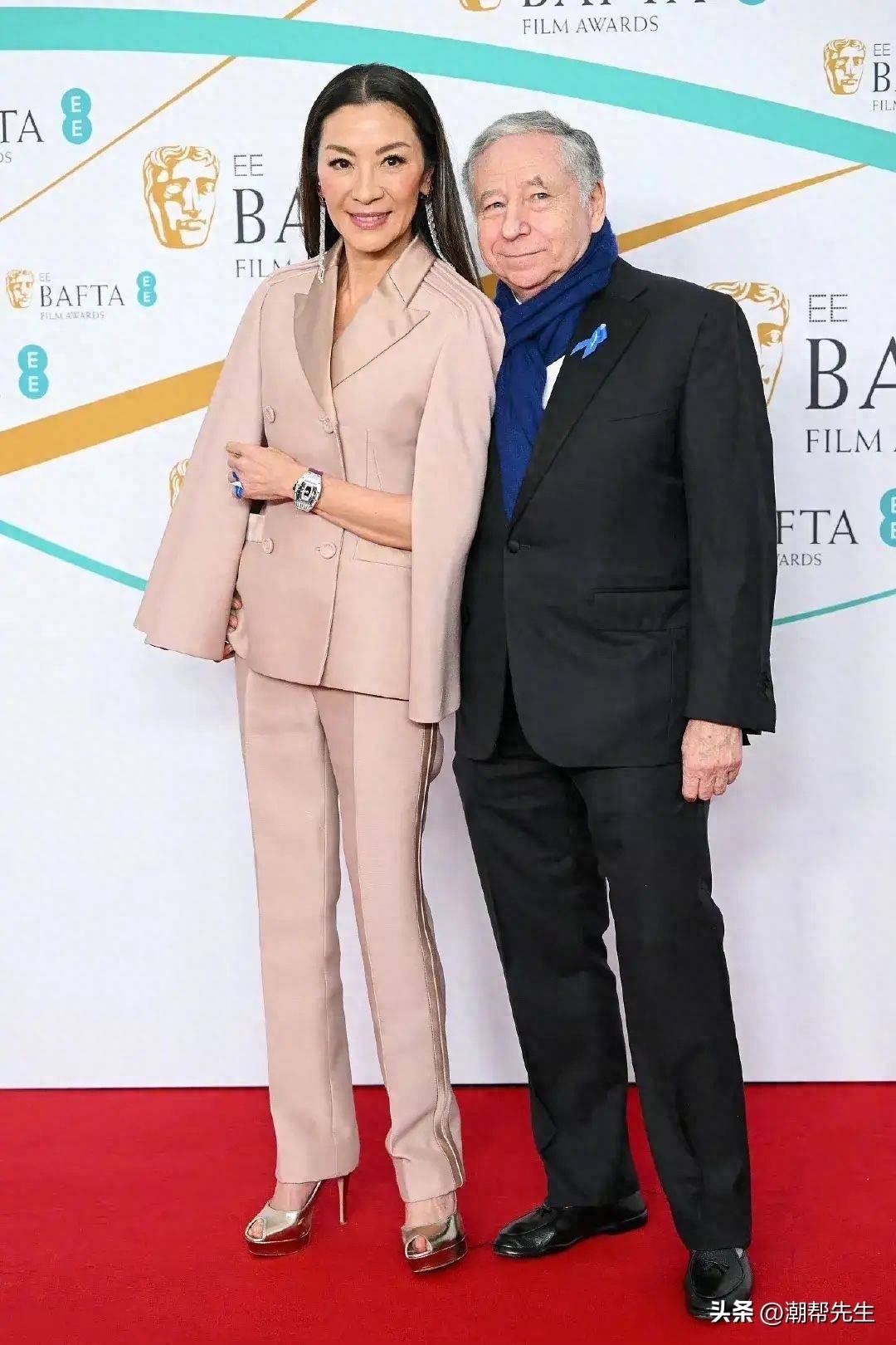 杨紫琼与男友合体亮相,穿高定戴名表贵气十足,比未婚夫还高半头_造型