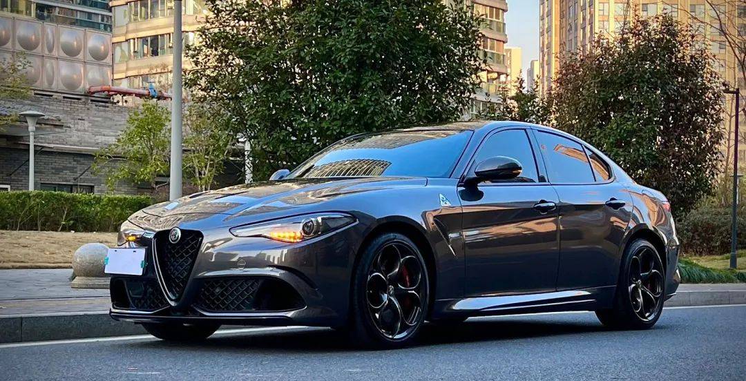 比m3,amg c 63还好玩?花四十几万淘"四门法拉利"是什么体验