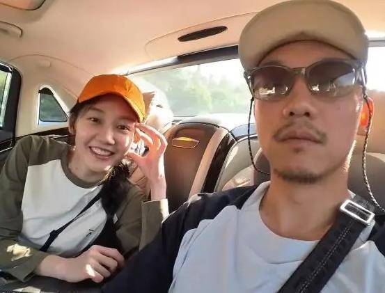 为家变身综艺劳模,郑恺胡渣变身沧桑大叔,网友惊呼:快认不出了_苗苗