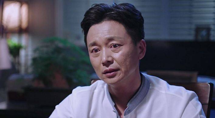 张嘉译同班同学?出道不火,如今中年走红_刘奕君_实力派_机会