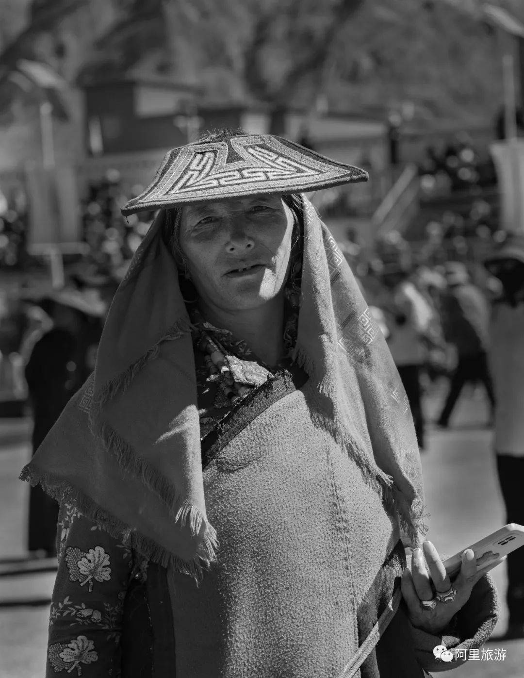 26摄影 / 贡桑旺堆【"宣"女的回眸】地点 / 阿里地区体育场时间