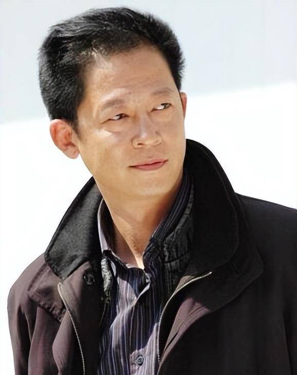 1993年,王志文依附电视剧《过把瘾》中的方言一角,获第14届中国电视剧