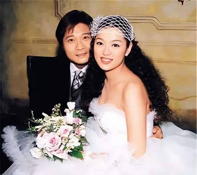 活力无限的女友,狮子座的钱嘉乐使出了全身的男友力,他陪李珊珊去片场