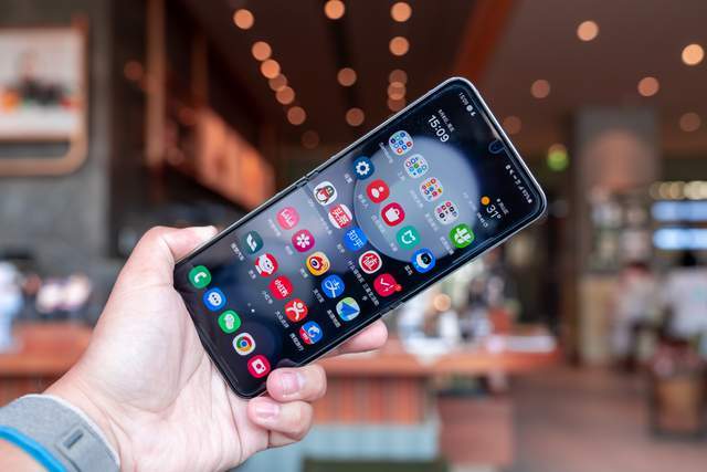 体验完三星 Galaxy Z Flip 5，终于明白翻盖折叠屏为何能俘获女性芳心