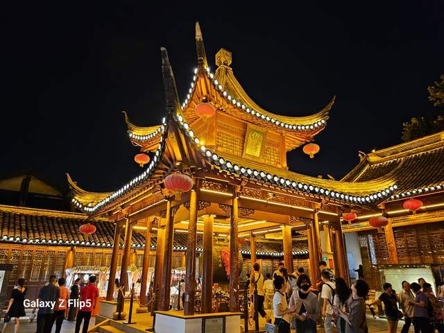 体验完三星 Galaxy Z Flip 5，终于明白翻盖折叠屏为何能俘获女性芳心