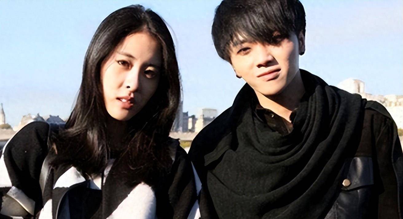 张碧晨晒生日礼物照,贺卡标注"灵魂伴侣",网友:怀疑是华晨宇_恋情