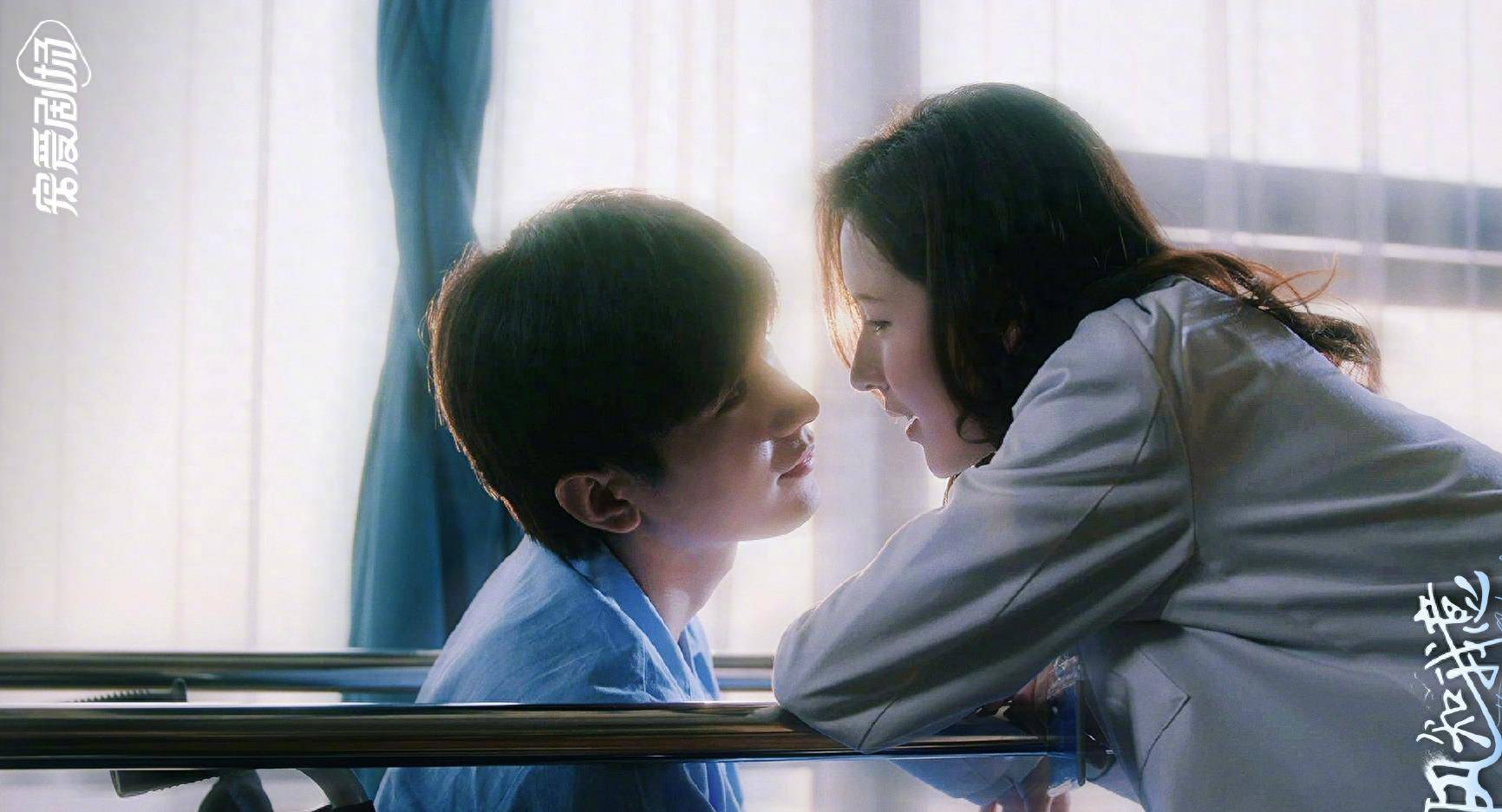 成毅张予曦吻戏剧照曝光,网友表示太甜了_南风知_爱情_表演