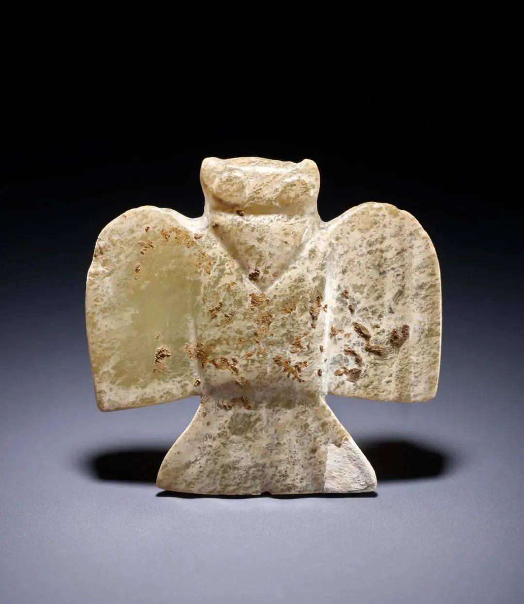 玉鹰材质 玉石时期 红山文化(约公元前3500年)玉石不仅被用来制作礼器