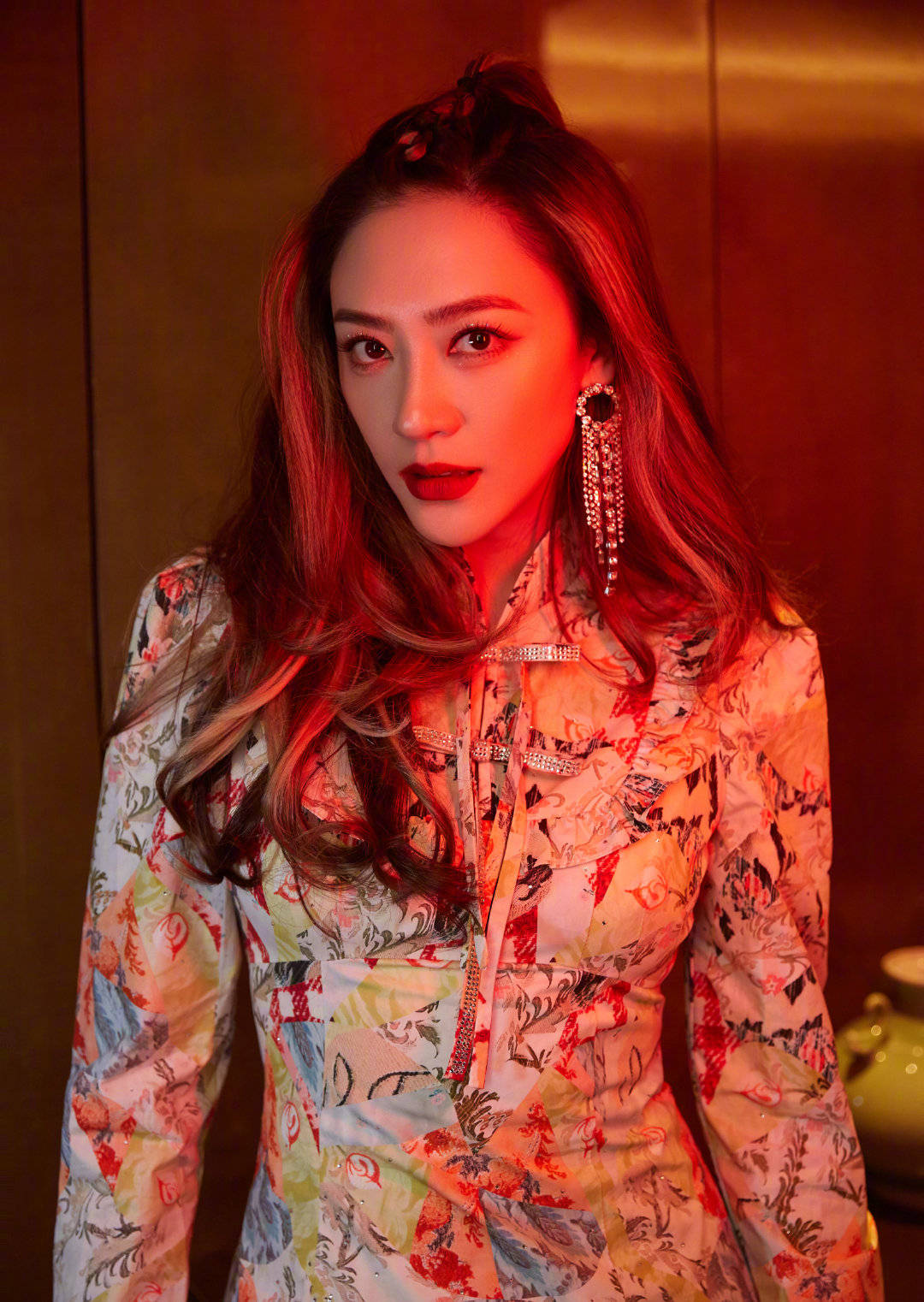 《听姐说》应采儿回应外界质疑没代表作,表示努力方向是妈圈顶流_教育