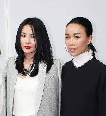 霍汶希晒聚餐照:谢霆锋甄子丹那英容祖儿陈伟霆,拍照的是谁?