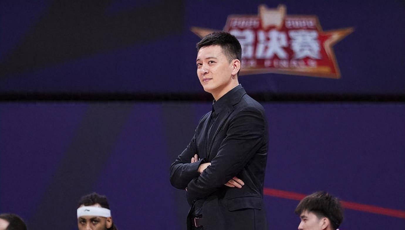 cba三消息:楊鳴到達廣東,馬布裡籤新合同,丁彥雨航迴歸!_球迷_1_nba