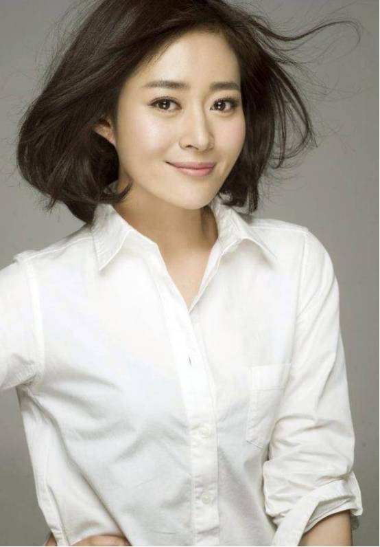 他演《闯关东》红了,娶美女同桌为妻,如今一家四口幸福美满_国歌_齐奎