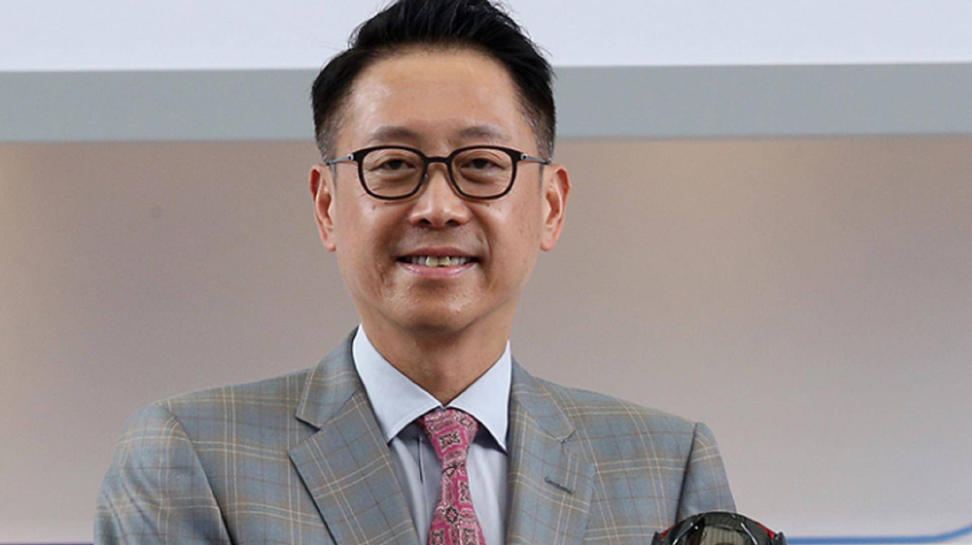 船王最惨的独孙许晋亨,分手何超琼,为了李嘉欣痛失420亿遗产!