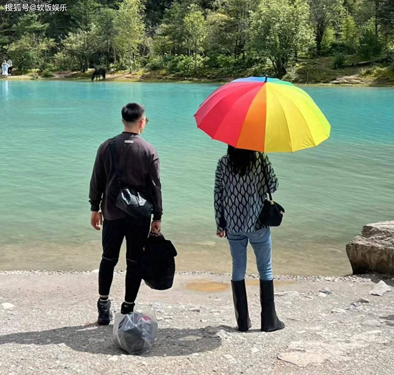 身材姣好颜值高,武警老公如影随形_何捷_生活_成为了