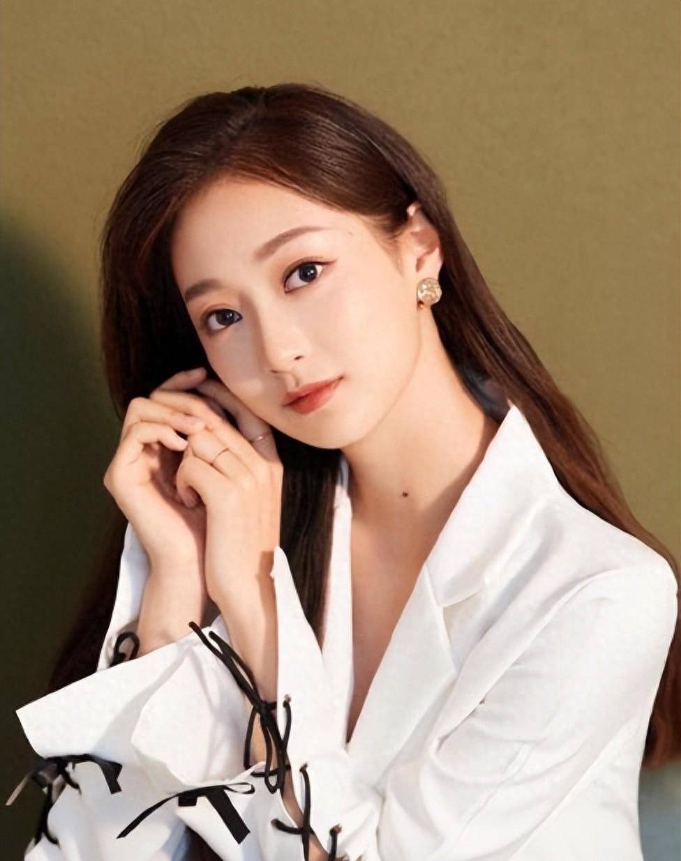 "复旦校花"成杭州亚运最美火炬手!