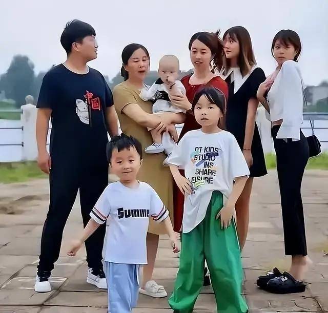 田静平时是会更新一些儿女奇奇悦悦的日常,相信许妈姚爸也是会频繁地