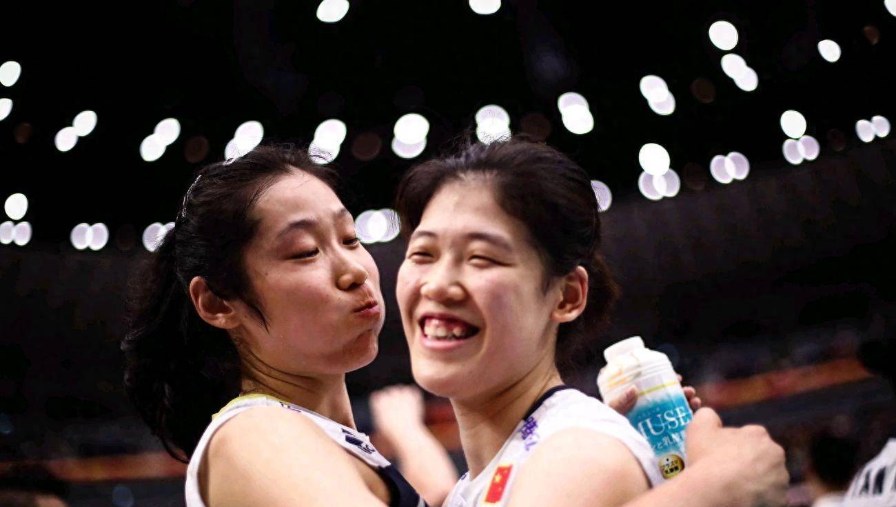 朱婷和张常宁欣喜之情:蔡斌决策明智可嘉!_球迷_丁霞_阵容