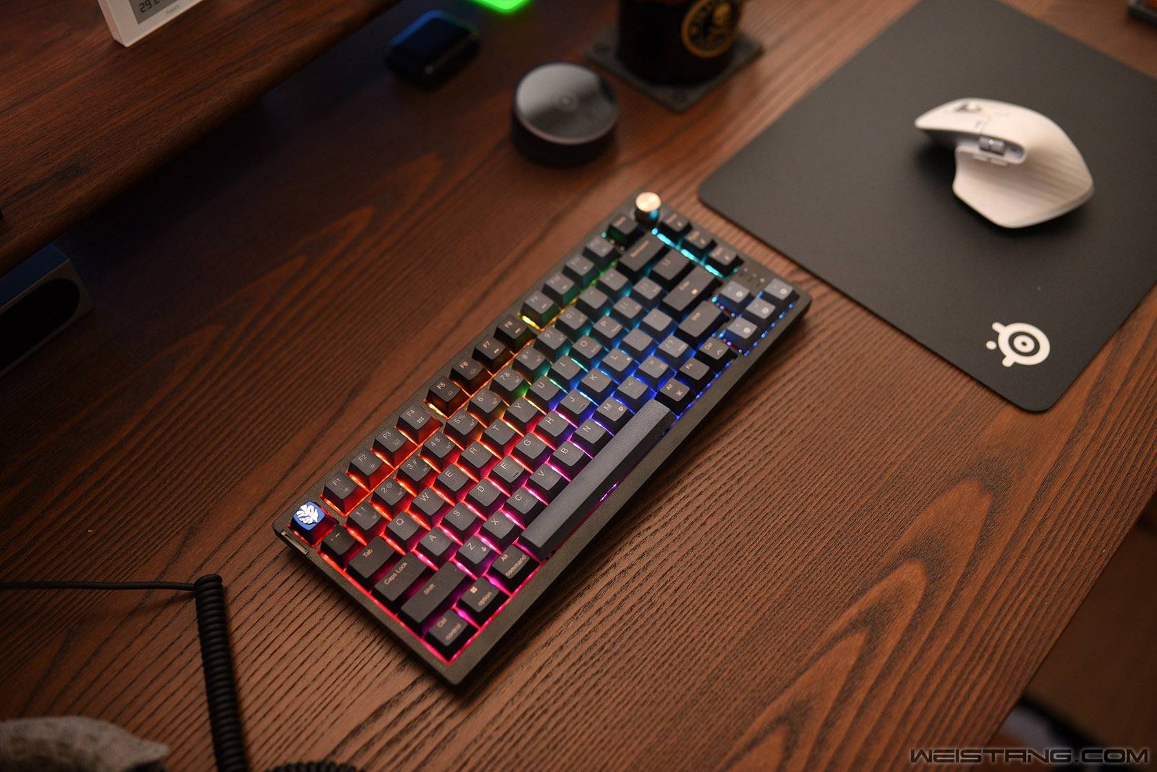 美商海盗船k65 plus 75%三模无线游戏键盘评测_特写_设计_蓝牙