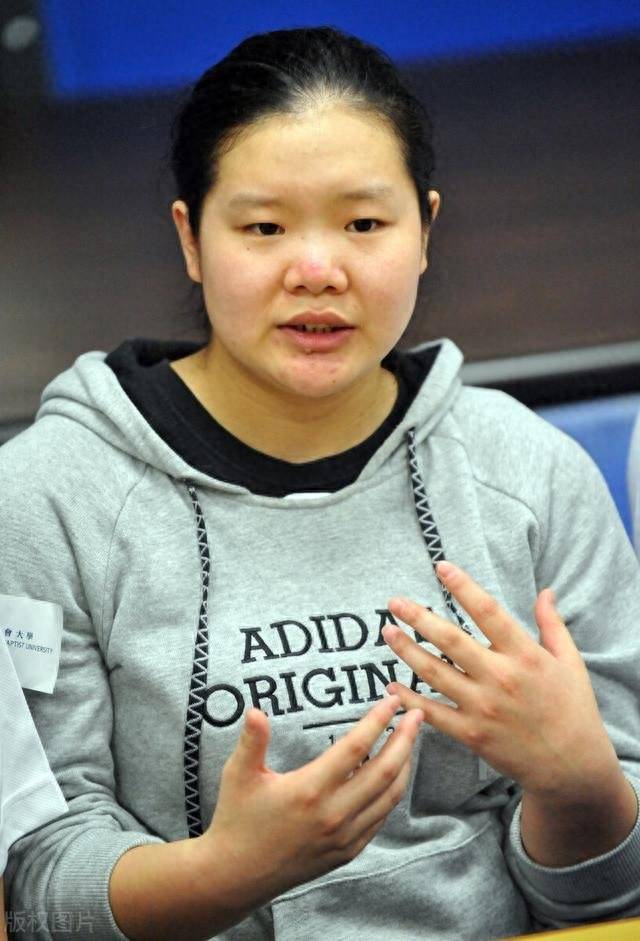 "体操女王"程菲:退役后体重胖到200斤,35岁任副教授仍是单身_教练