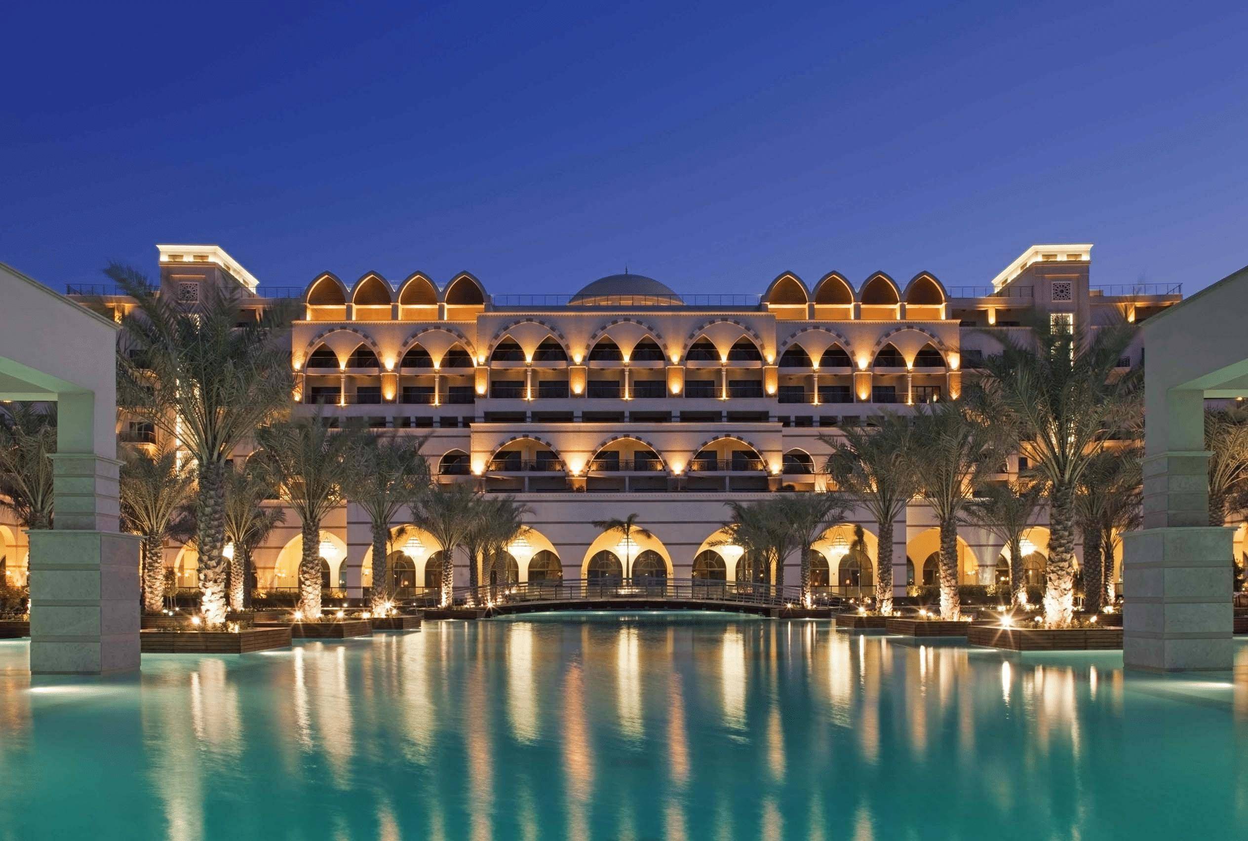 就像是阿布扎比皇宫酒店的口号一样,"满足你的一切愿望,实现你当国王