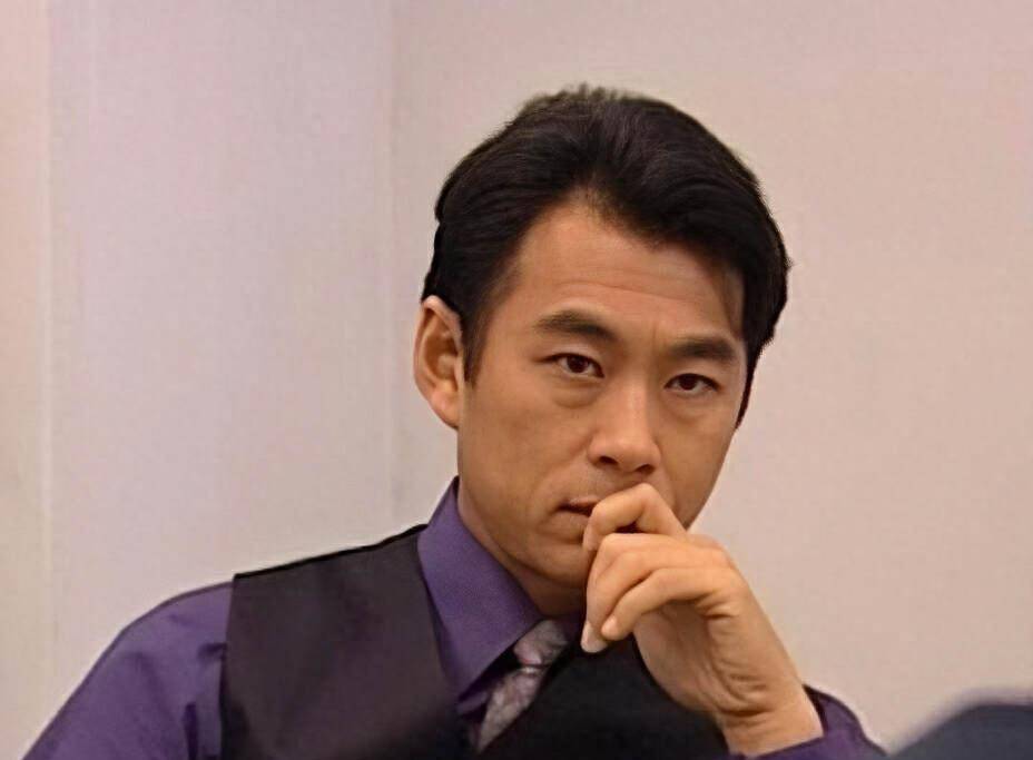 香港知名演员,前tvb金牌得主配角·演员·戴志伟已淡出荧幕多年.