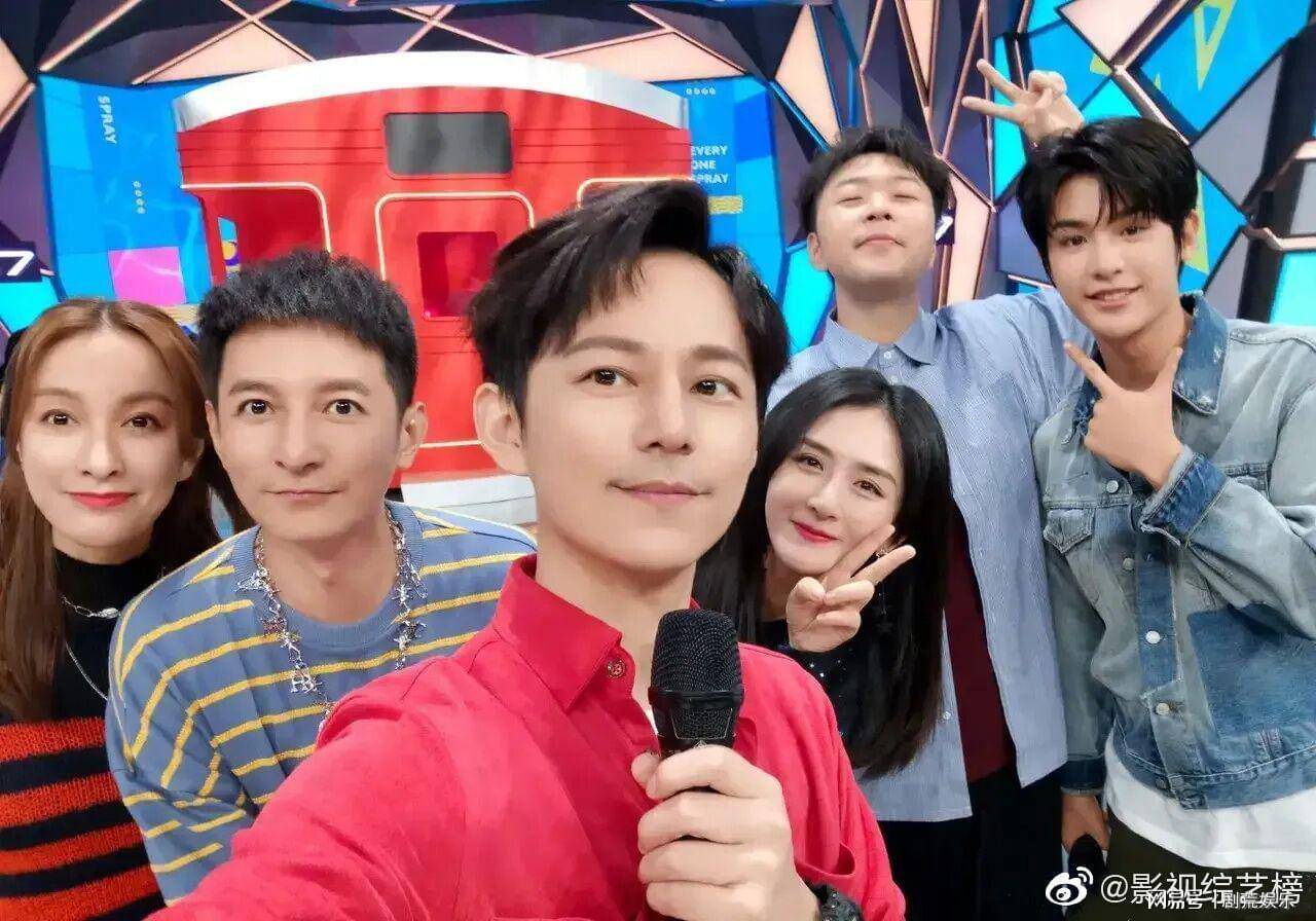 湖南中秋晚会将回归直播模式,何炅和齐思钧同台主持,苏打绿加入_观众