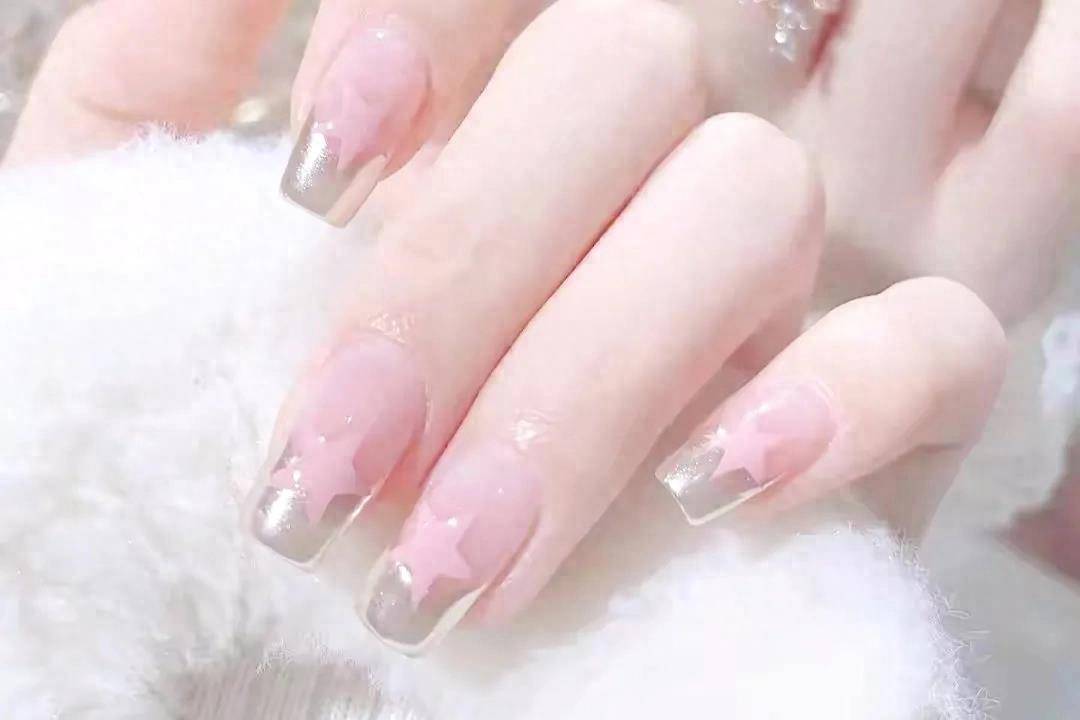 9款经典法式美甲,可爱气质高雅都有,我承认我沦陷了!_风格_装饰_钻石