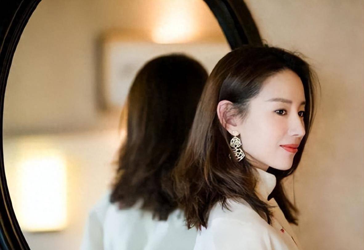 董洁出镜卖瑜伽裤被大众调侃:女演员"尴尬身材"彻底暴露