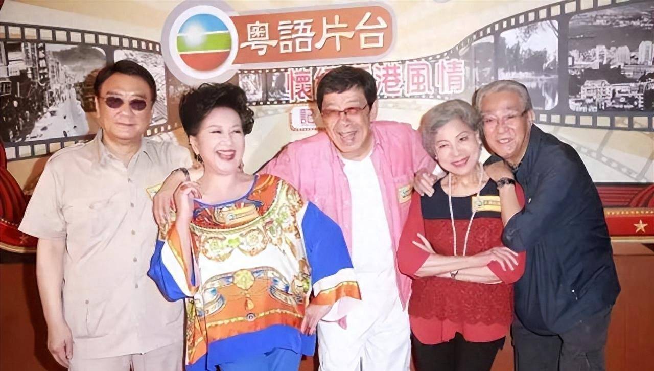 为陪病妻推戏约,每天锻炼不连累子女_周聪_妻子_谢贤