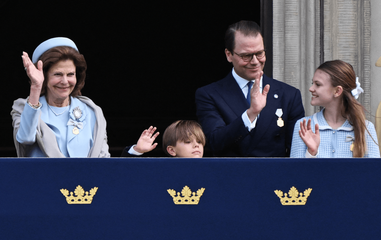 瑞典小王子出席国王爷爷「金禧」,萌趴阳台抢镜_王室_奥斯_维多利亚