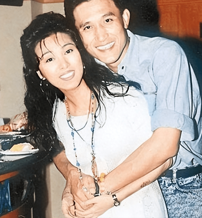 却把真爱熬到患癌离世 如今68岁沦落酒楼卖唱_米雪_尹志强_事业